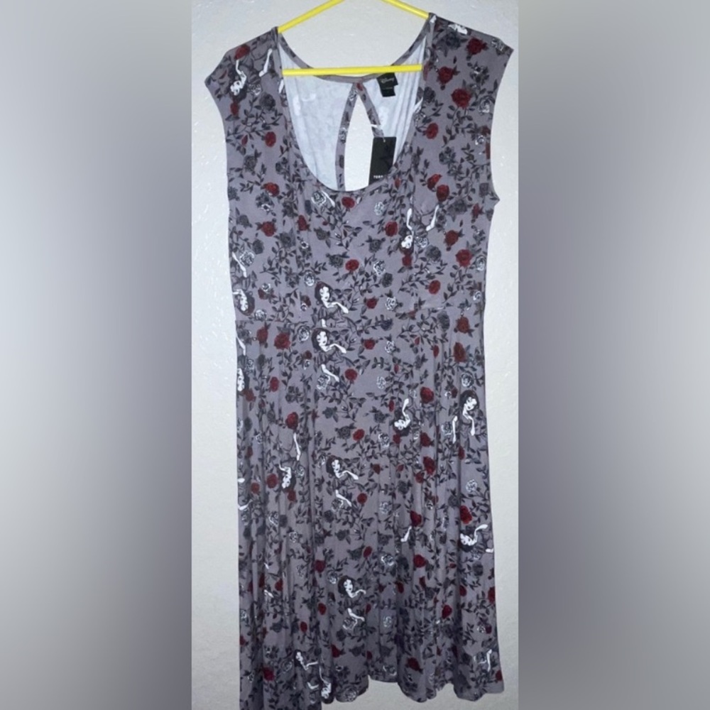 Torrid Disney Snow White Super Soft Keyhole Skater Dress Gothic Size 1 = 14/16